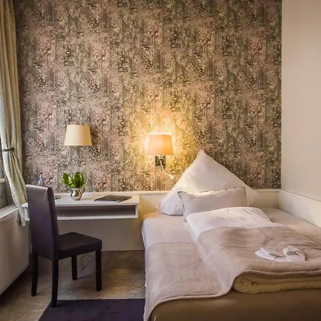 Gaestehaus Und Cafe Zur Silbernen Kanne *