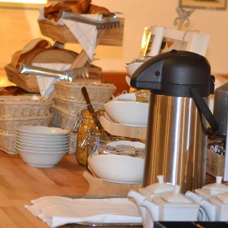 Gaestehaus Und Cafe Zur Silbernen Kanne *